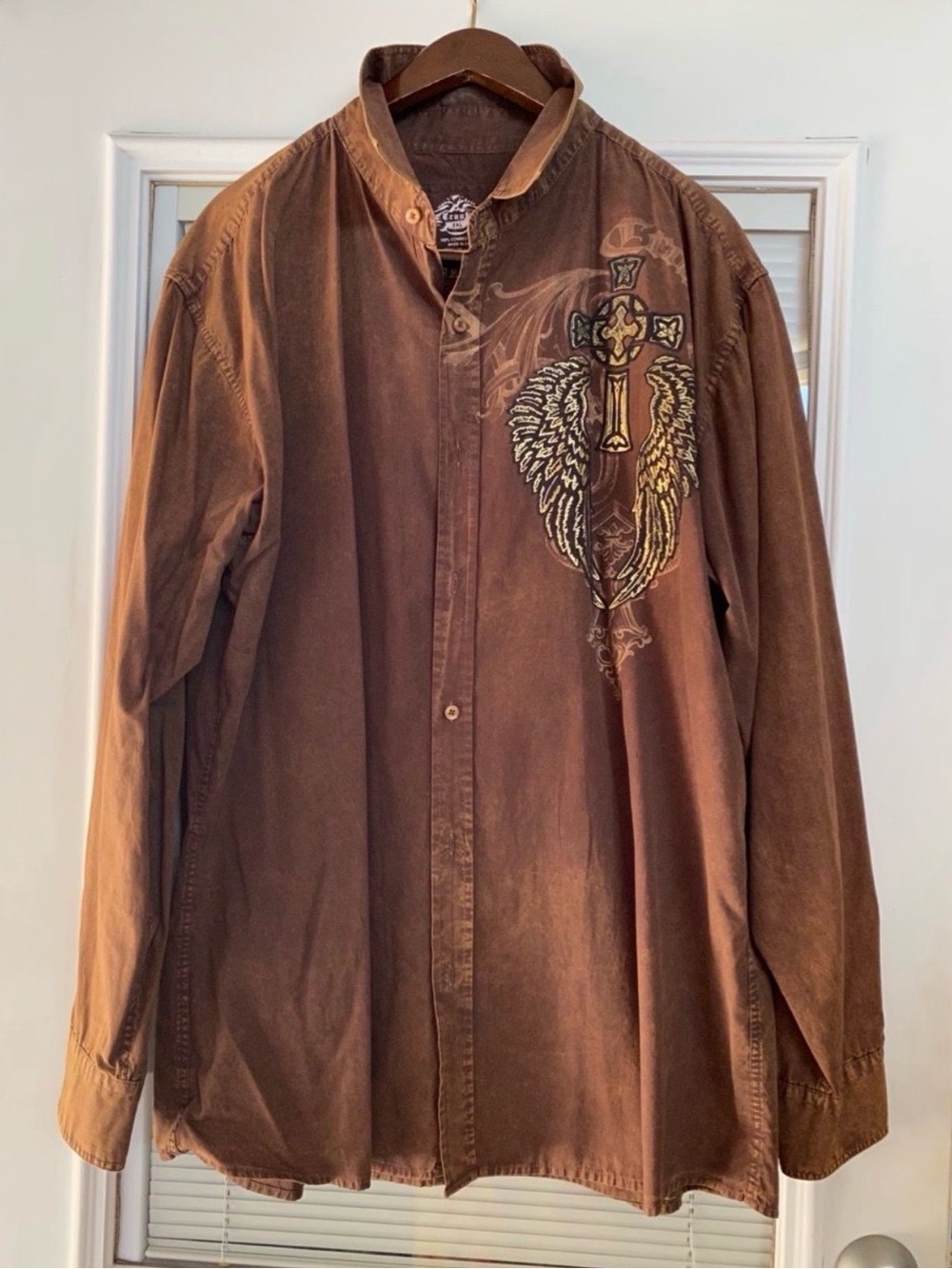 Descripz Craft Mens Brown Embroidered Button Up Shirt Cross Wings Graphic
